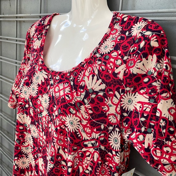 LulaRoe Geometric  & Floral Printed Perfect T High Low Top-#0226 - Picture 2 of 12